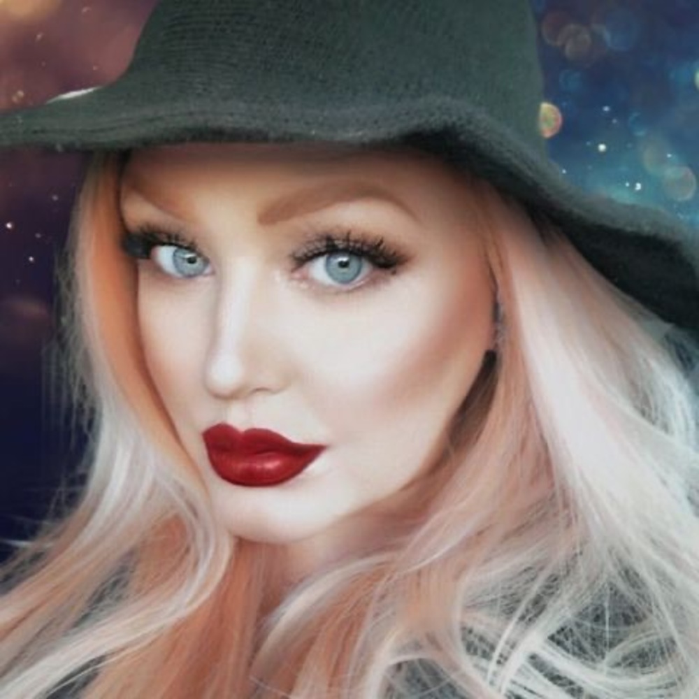 Meet your Posher, Britt